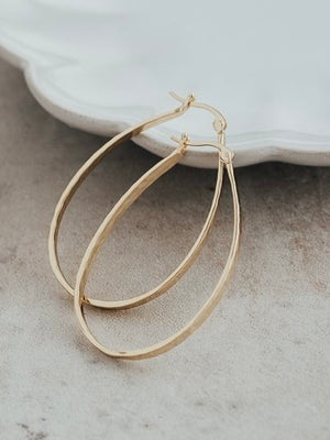 Delilah Hoops