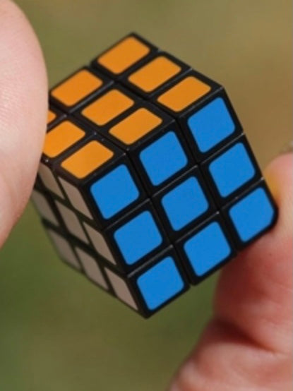 World’s Smallest Rubik’s Cube