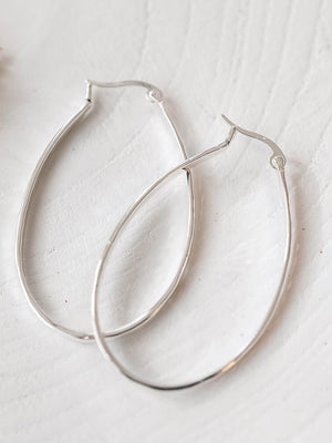 Delilah Hoops